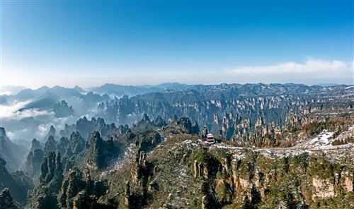 《山景奇觀》