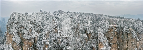 《雪皚皚游人醉》