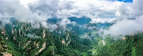 《峰巒云霧漫漫》