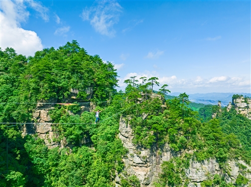 《峭壁懸峰扁帶展技》